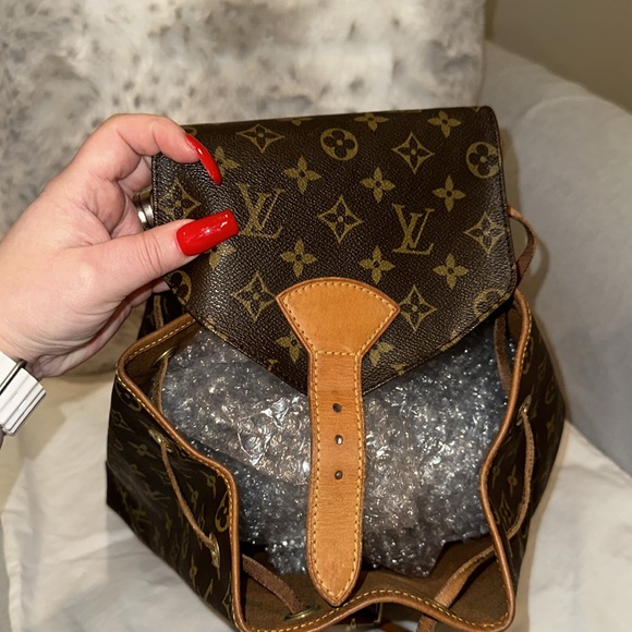 Louis Vuitton Montsouris GM Backback code MI0946 - Picture 8 of 17